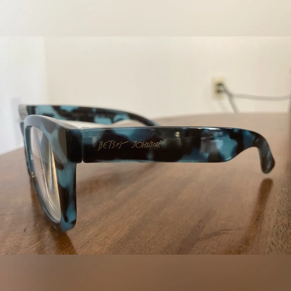 Betsey Johnson Blue Tortoise Lisa Readers Retro Cateye +2.00